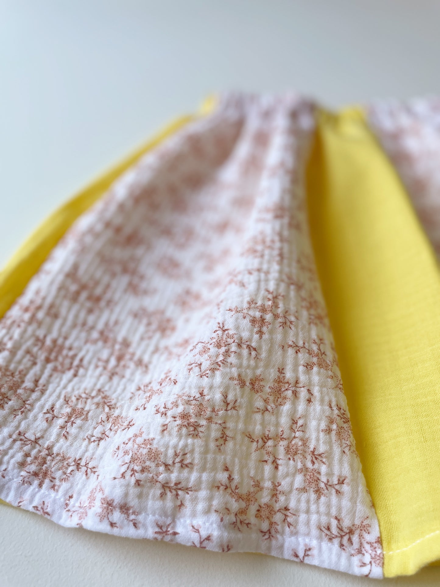 La jupe bi-goût jaune-fleuri rose (3-6 ans) - PIÈCE UNIQUE