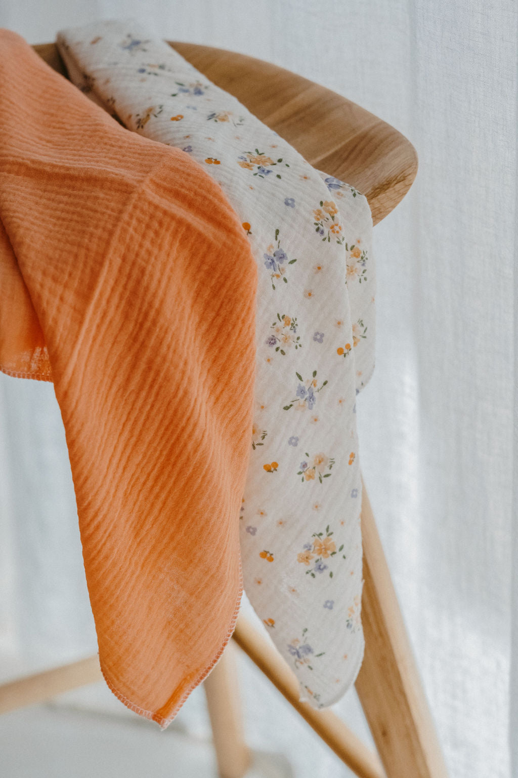 PIERROT, le foulard (double gaze "abricot")