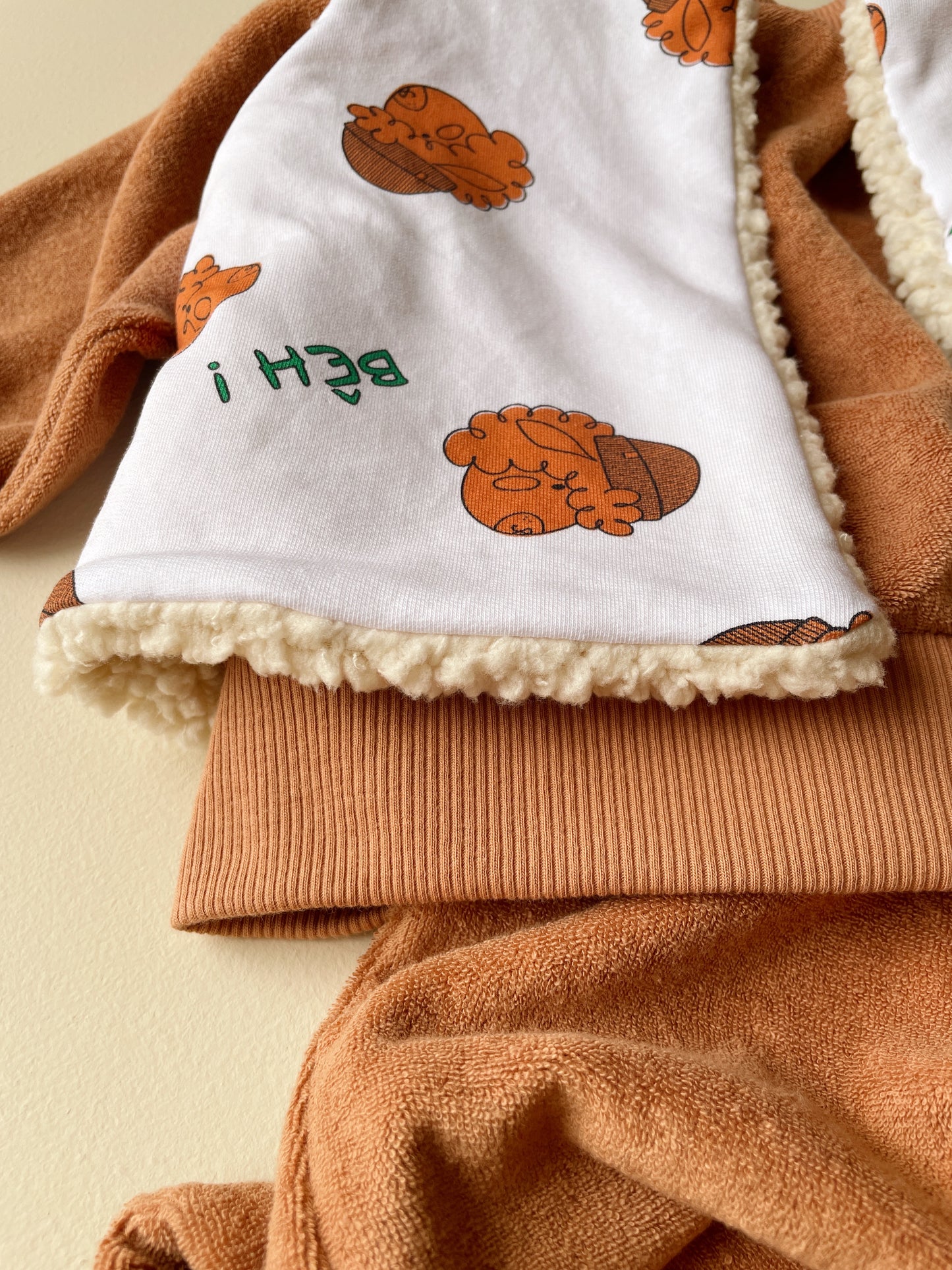 AIMÉ, le gilet sans manches (motif)