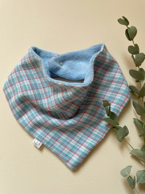 Marcel, le bavoir bandana bébé (0-2 ans) "tartan bleu ciel" MOUSSE ET COMPAGNIE