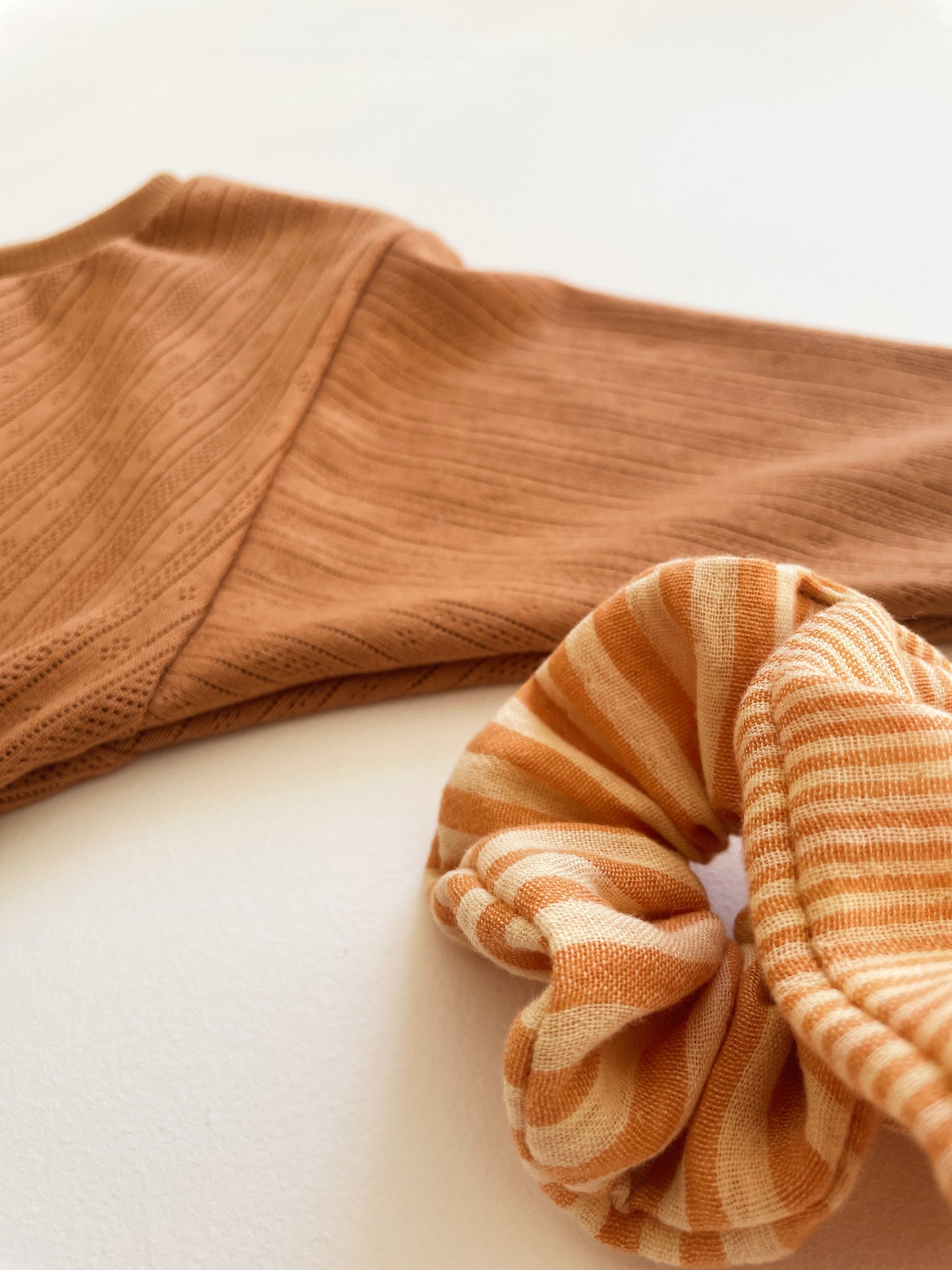 Joséphine, la blouse bébé et enfant (0-6 ans) "Jersey Pointoille Camel" Ma boutique