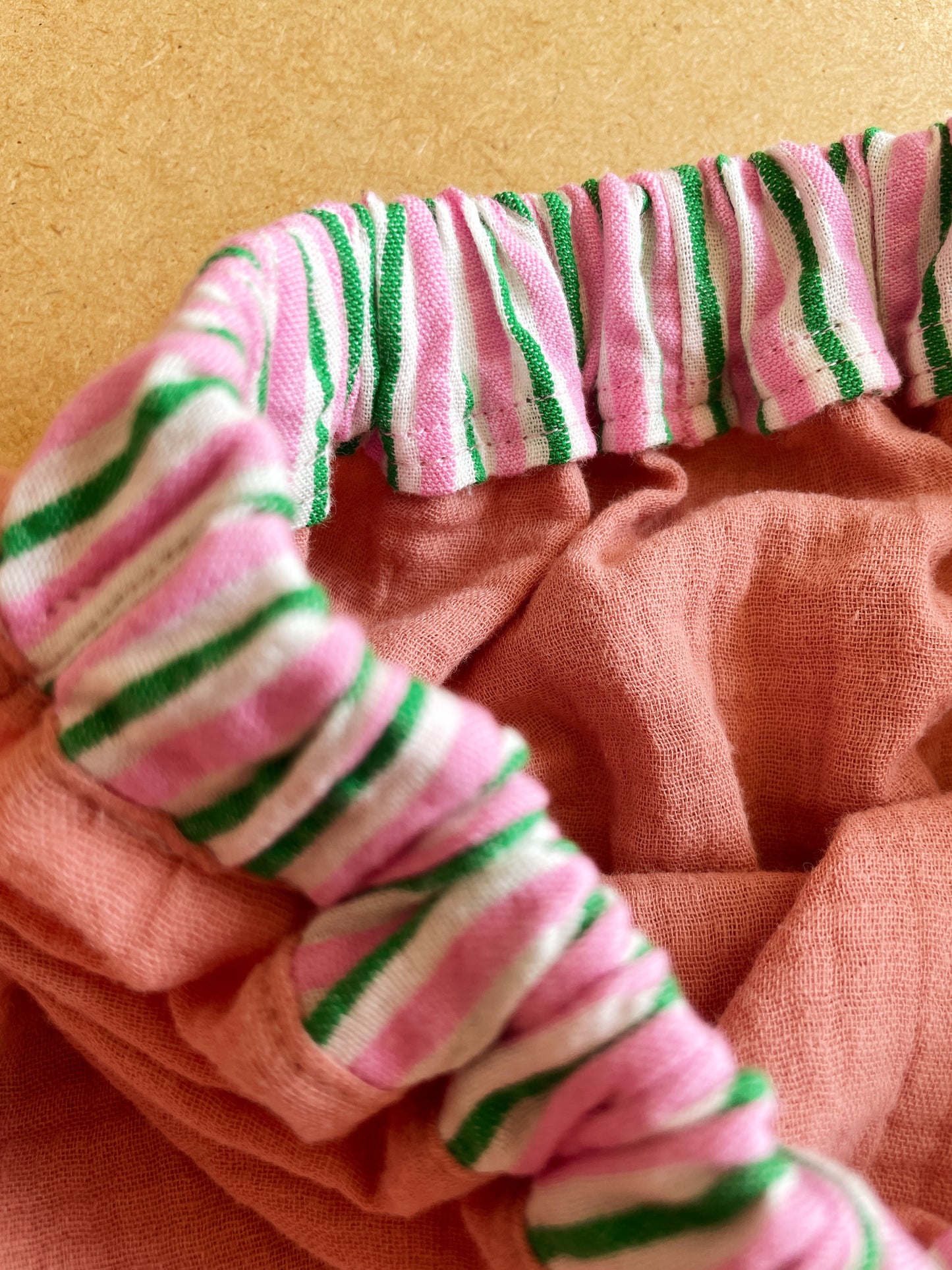 La jupe vieux rose et ceinture rayée (3-6 ans) - PIÈCE UNIQUE