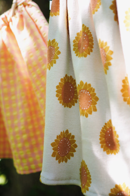 Louise, la jupe enfant (3-12 ans) "jersey de coton côtelé Tournesols"