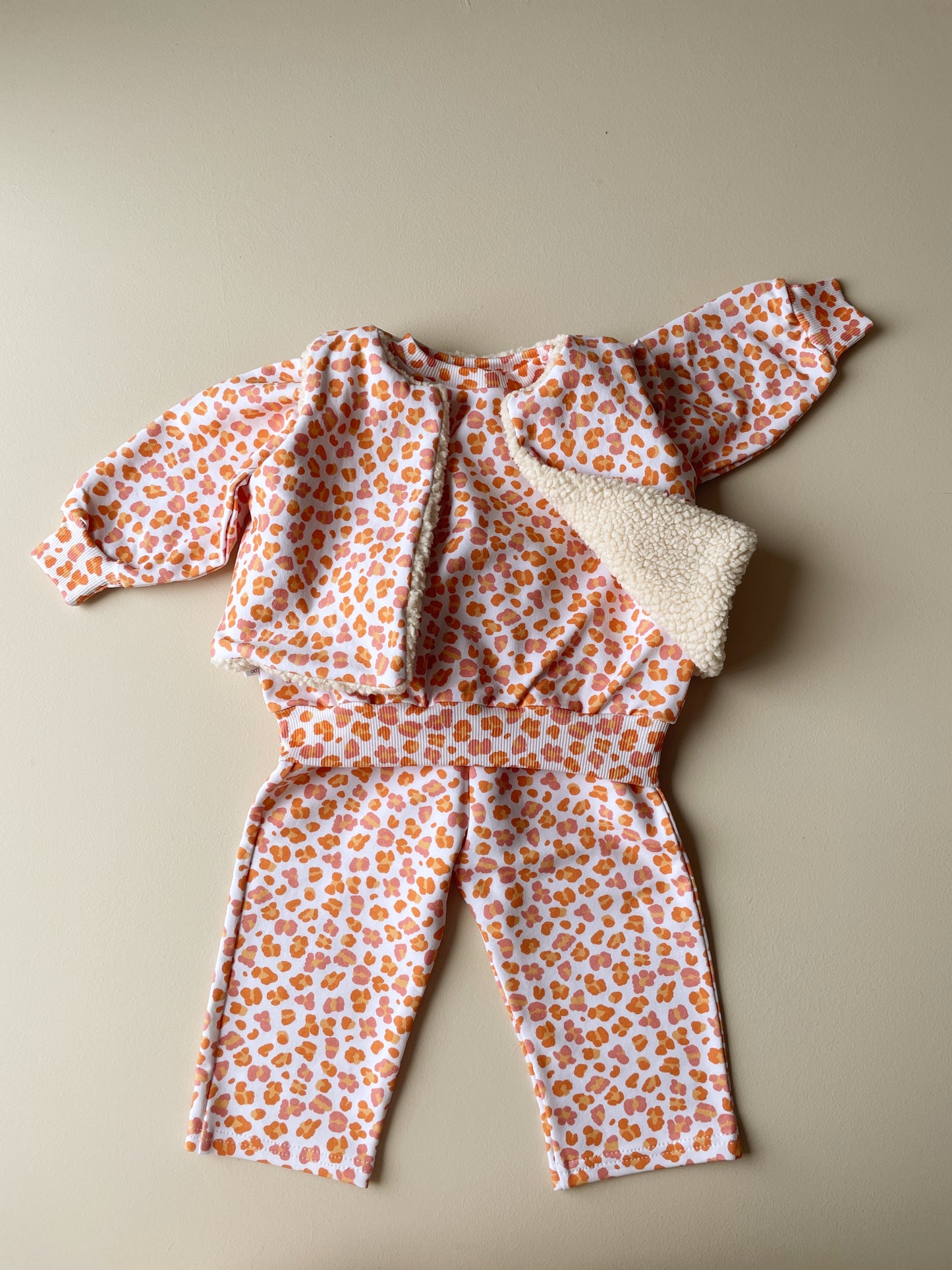 AIMÉ, le gilet sans manches (motif)