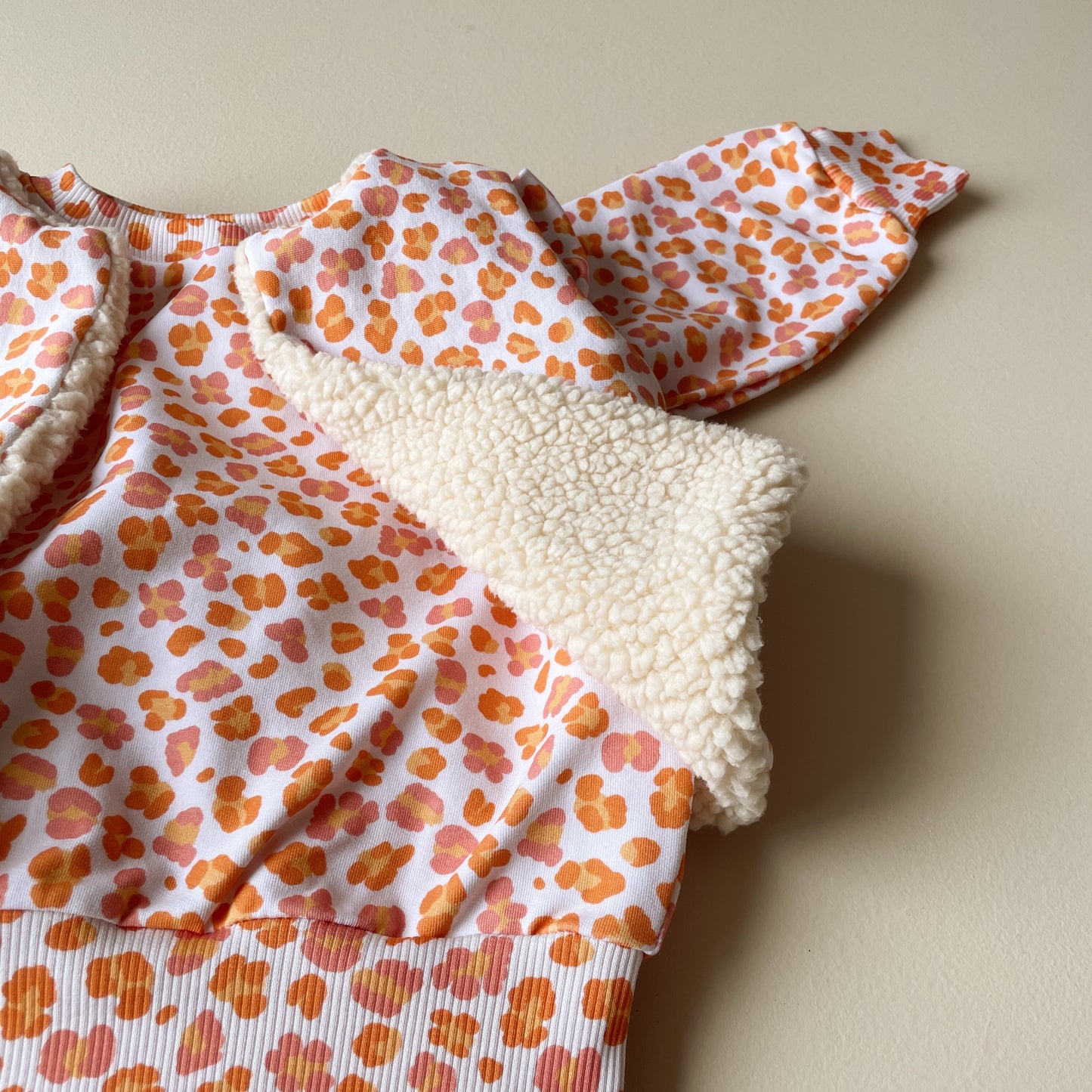 AIMÉ, le gilet sans manches (motif)