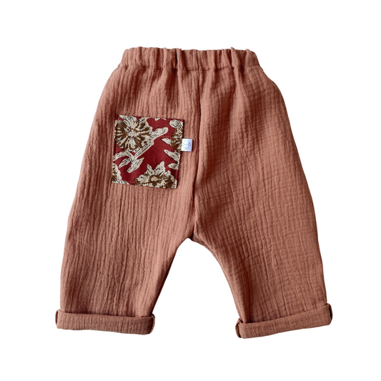 Félix, le pantalon bébé et enfant (0-6 ans) "Double gaze de coton Argile"