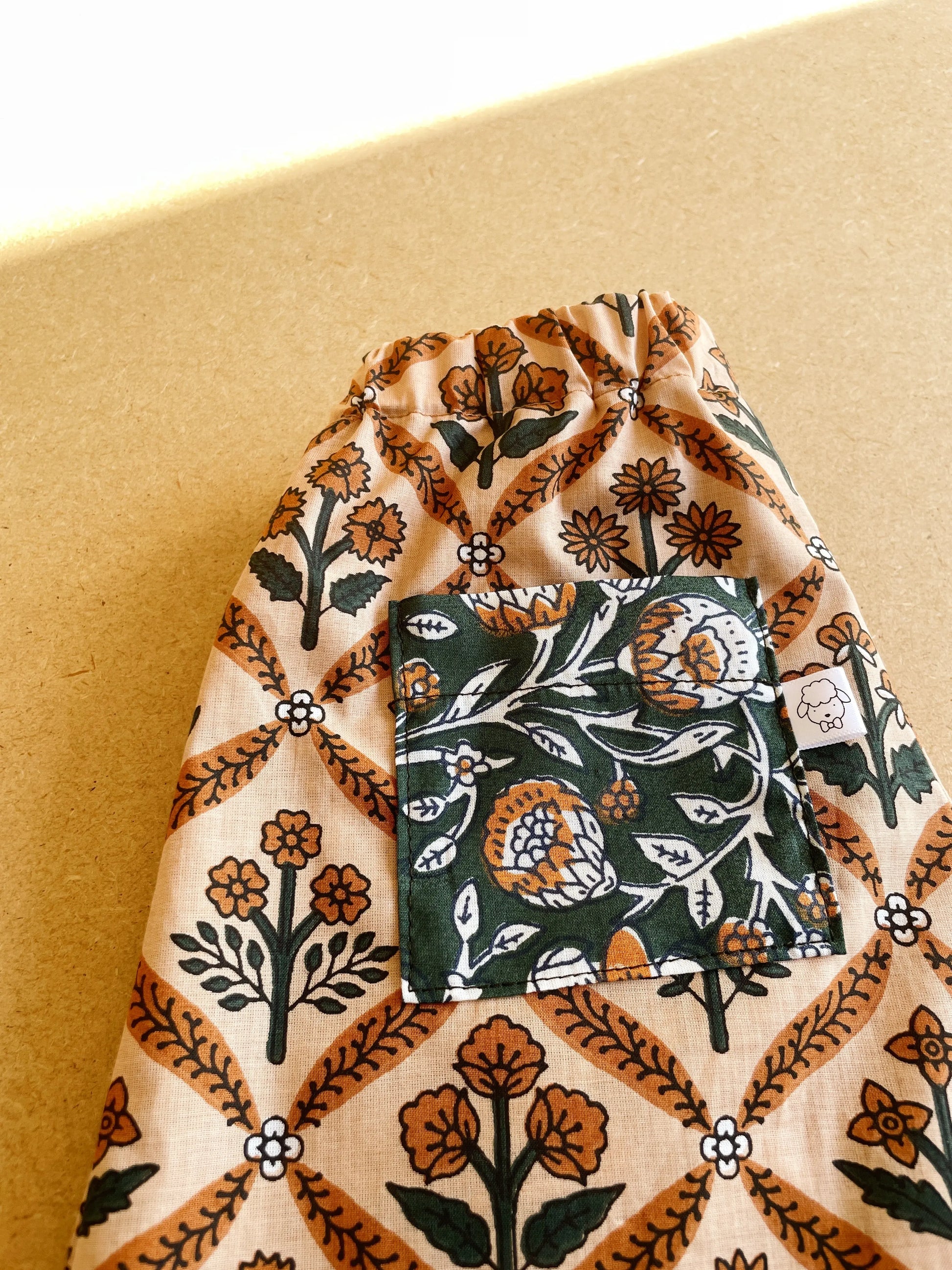 Malo, le short bébé et enfant (6 mois - 6 ans) "blockprint fleuri" MOUSSE ET COMPAGNIE