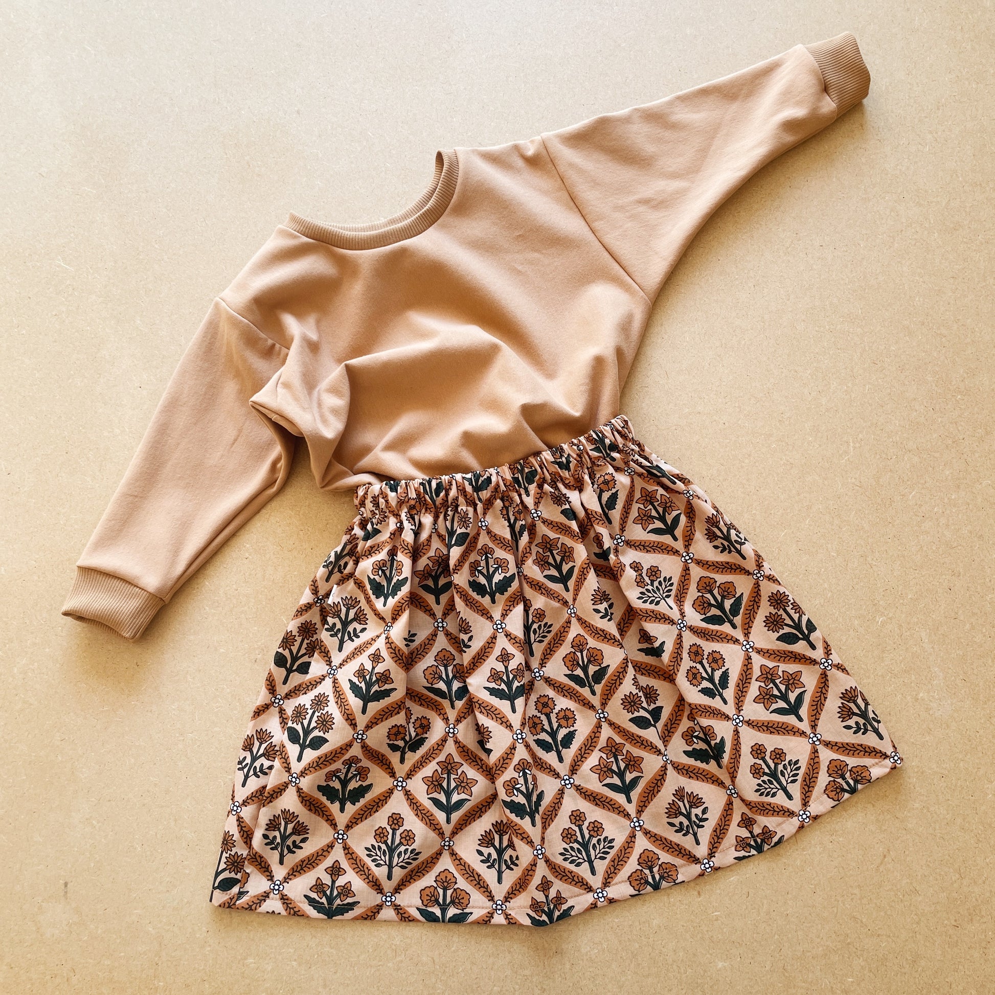 Lulu, le sweat bébé et enfant (0-6 ans) "uni camel" Ma boutique